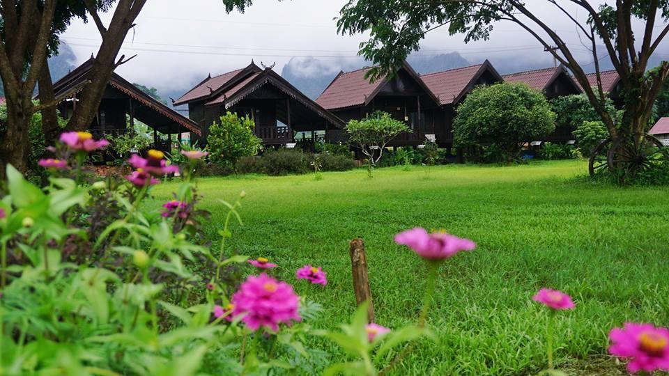 Cliff View Bungalows ヴァンヴィエン エクステリア 写真